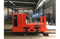 礦用CJY3噸架線式電機車可以拉多少個礦斗？