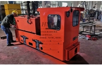 湘潭5噸礦用電機車用的什么牽引電機？