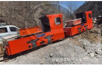 四川客戶定制的5噸湘潭鋰電池電機(jī)車(chē)抵達(dá)礦山